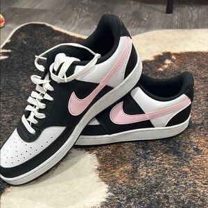 NWOT Nike pink and black dunks